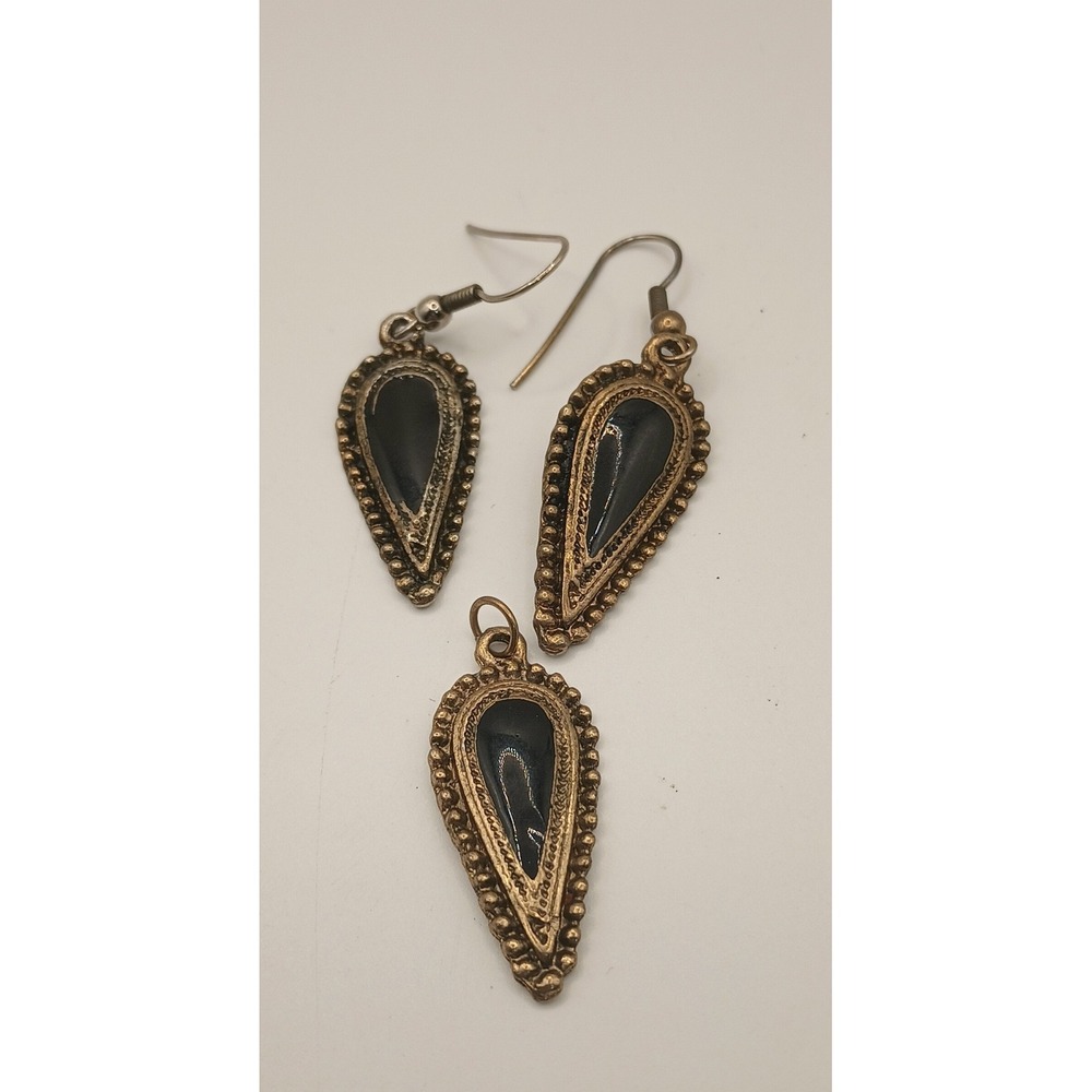 Vintage Black Enamel Gold Tone Teardrop Earring and Pendant Jewelry Set Boho‎